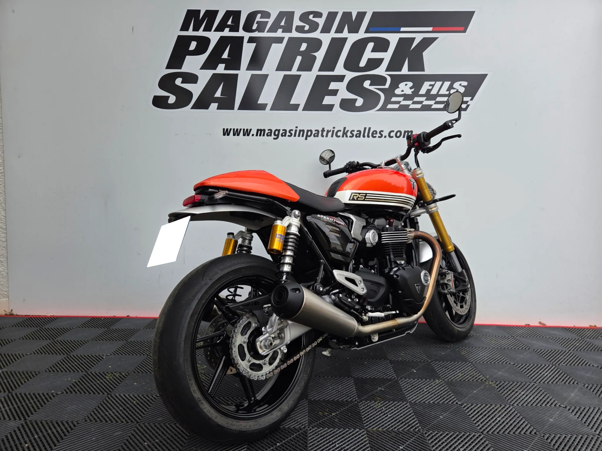 1200 RS 8