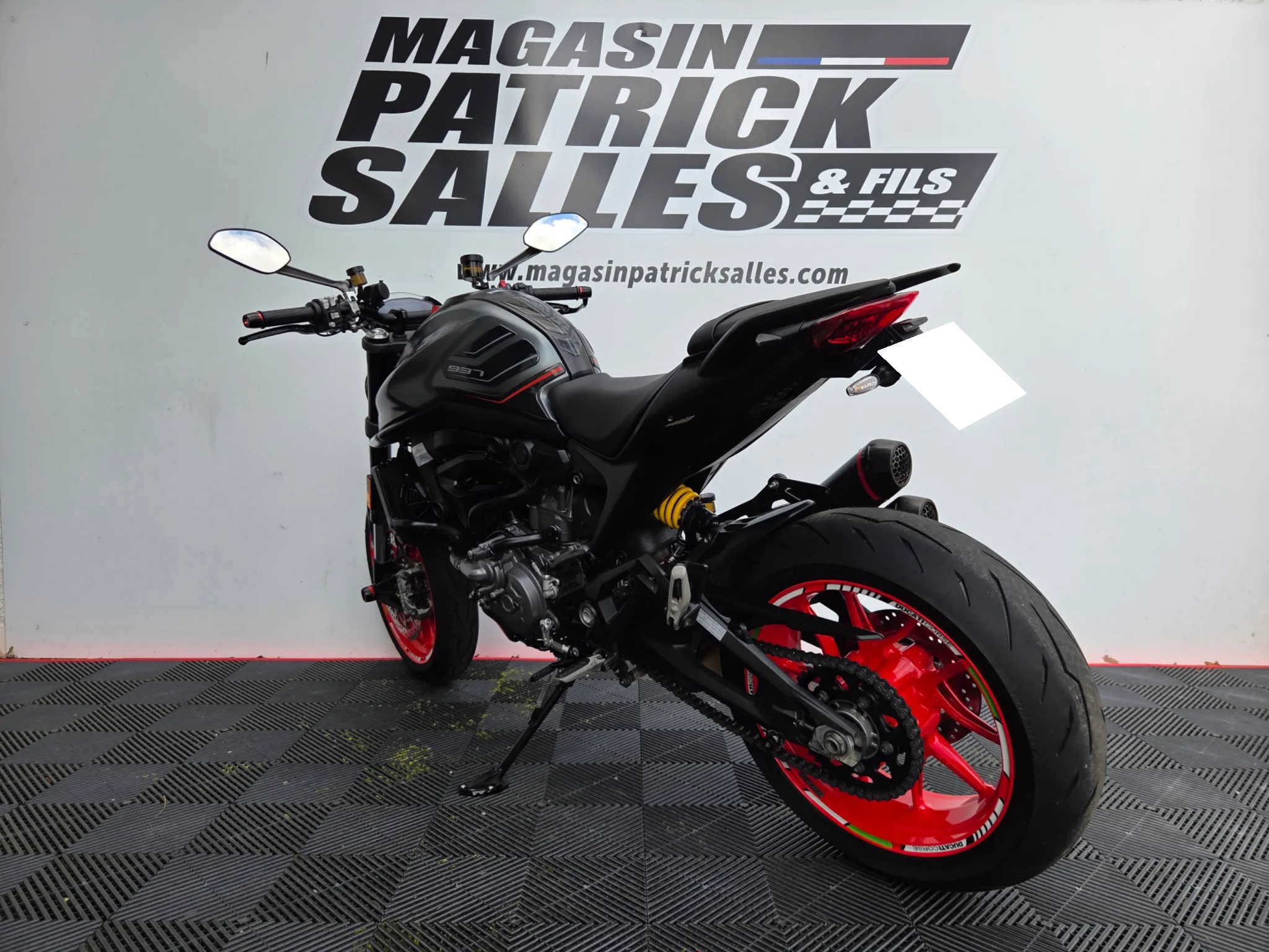 MONSTER 135 7
