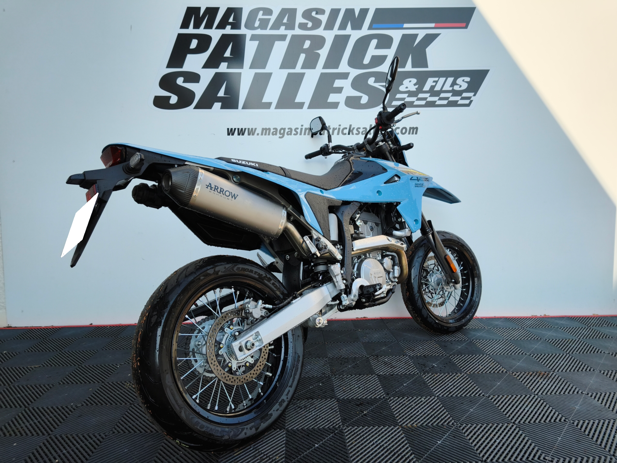 DRZ 8