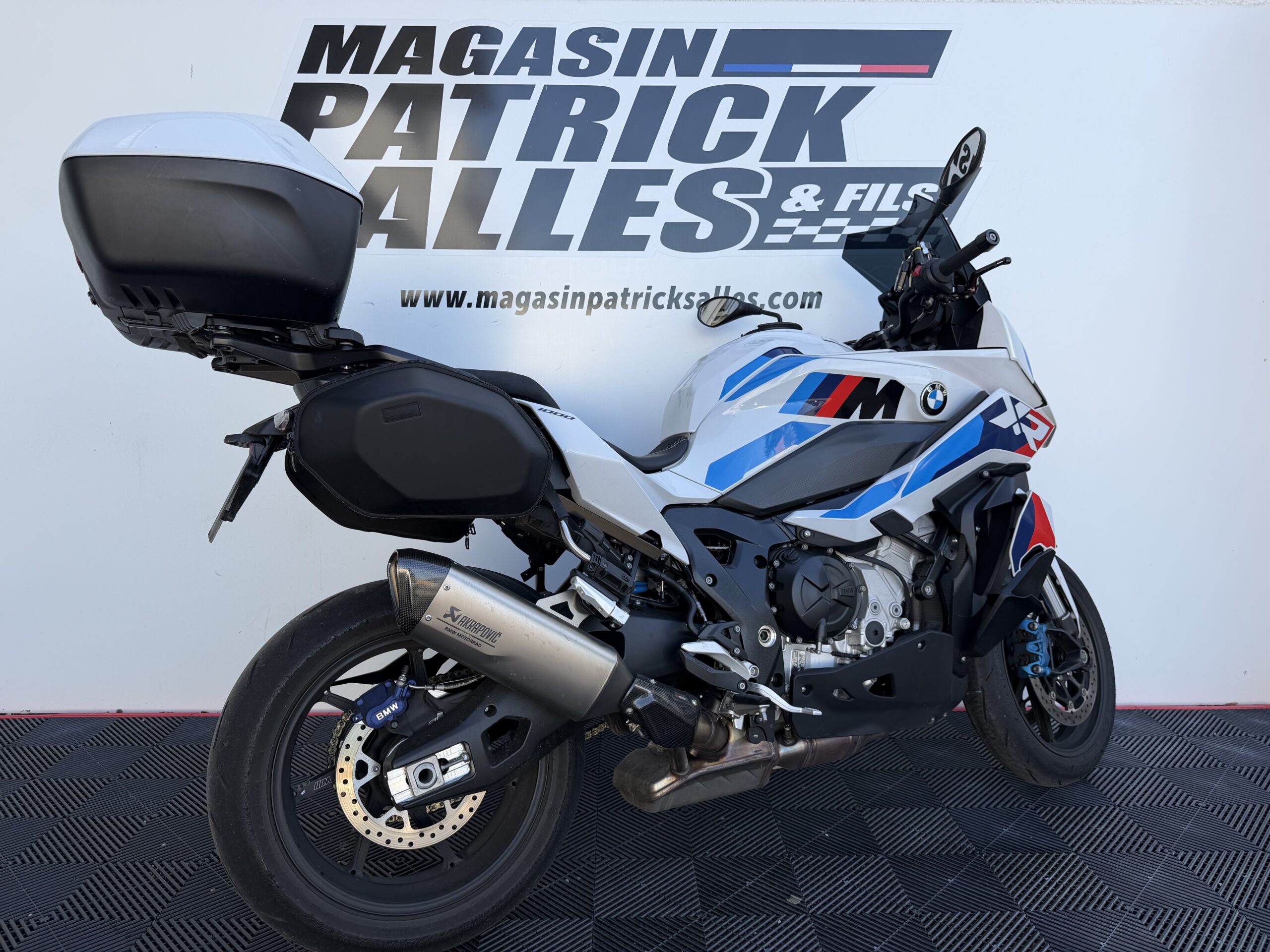 M1000RR 3
