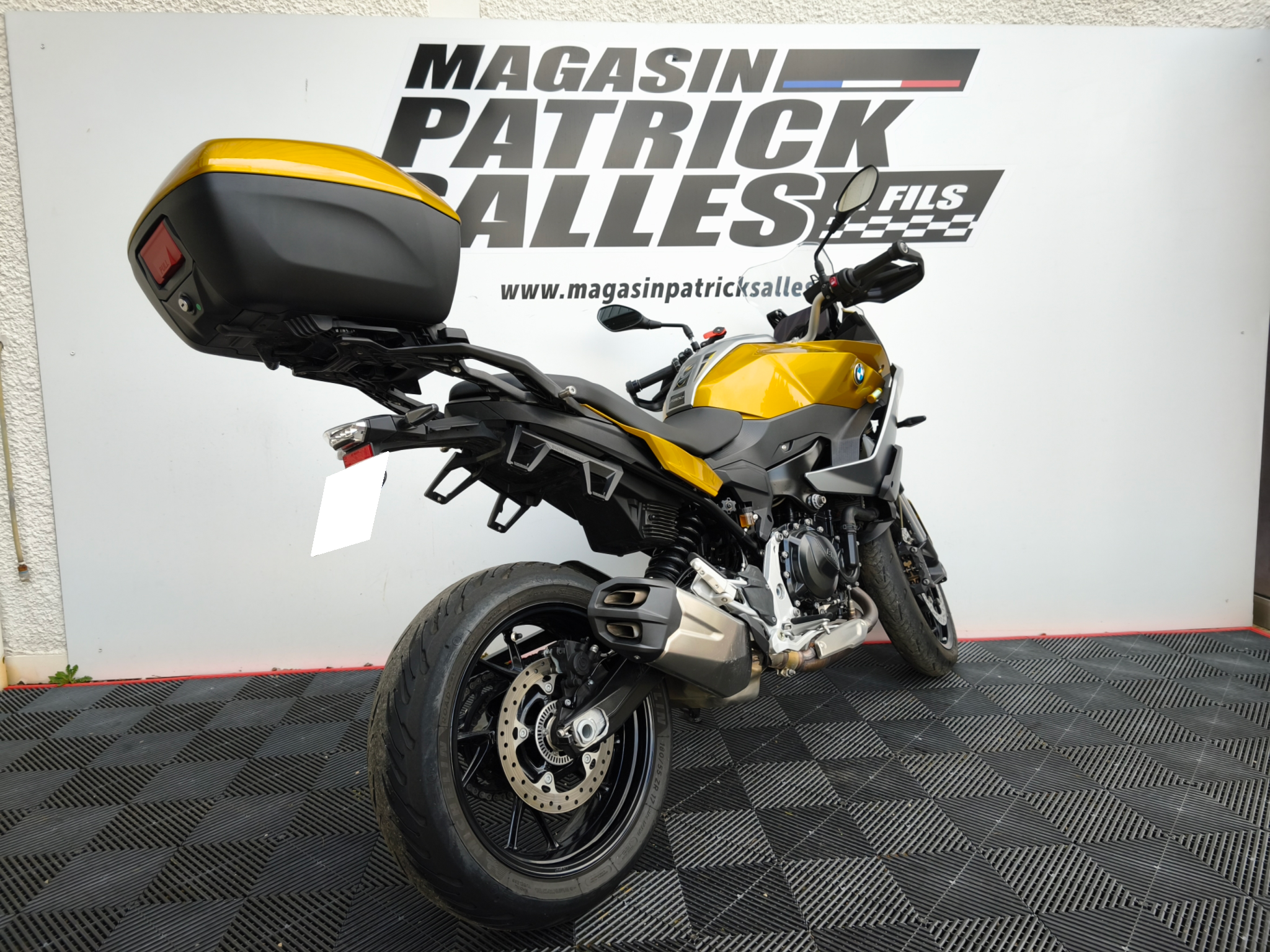 FXR 8